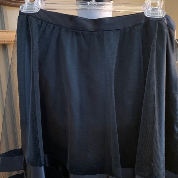 W.D.N.Y. Dressy skirt. Sz 4. NWT. Black - Picture 2 of 10